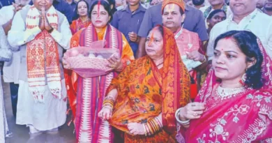 ସୂର୍ଯ୍ୟ ଦେବତାଙ୍କୁ ଅର୍ଘ୍ୟ ଦେଲେ ମୁଖ୍ୟମନ୍ତ୍ରୀ ସୂର୍ଯ୍ୟ ଦେବତାଙ୍କୁ ଅର୍ଘ୍ୟ ଦେଲେ ମୁଖ୍ୟମନ୍ତ୍ରୀ