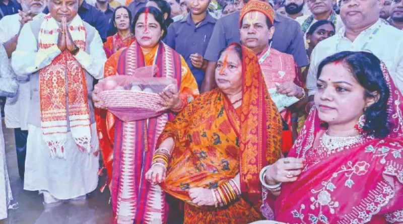 ସୂର୍ଯ୍ୟ ଦେବତାଙ୍କୁ ଅର୍ଘ୍ୟ ଦେଲେ ମୁଖ୍ୟମନ୍ତ୍ରୀ